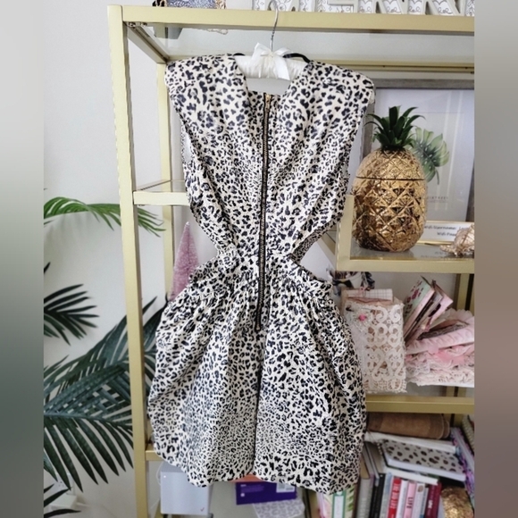 🐆 Animal Print Shimmer Cut Out Mini Dress - Women's Size Small 🐆 - Picture 6 of 11